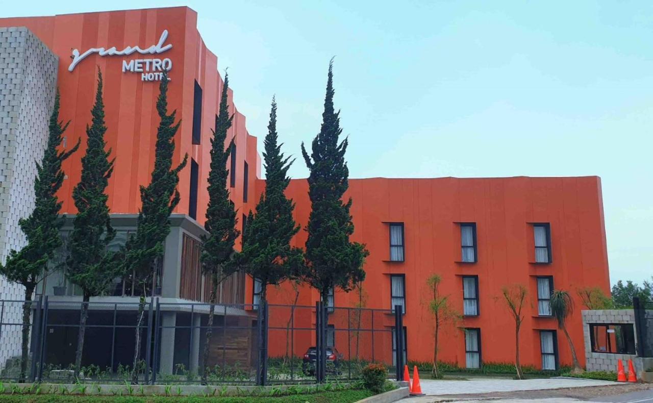 Grand Metro Puncak Hotel Cibodas Exterior photo