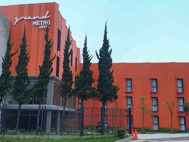 Grand Metro Puncak Hotel Cibodas Exterior photo